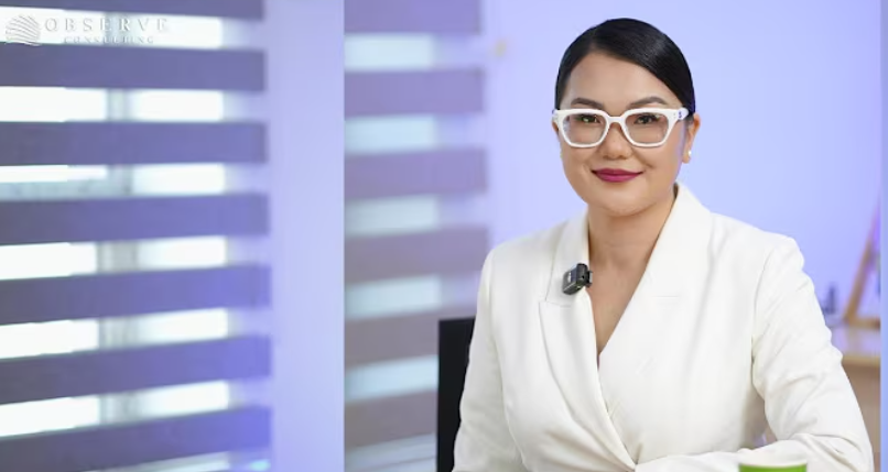 Системийг бүтээсэн цагаан халадтай захирал